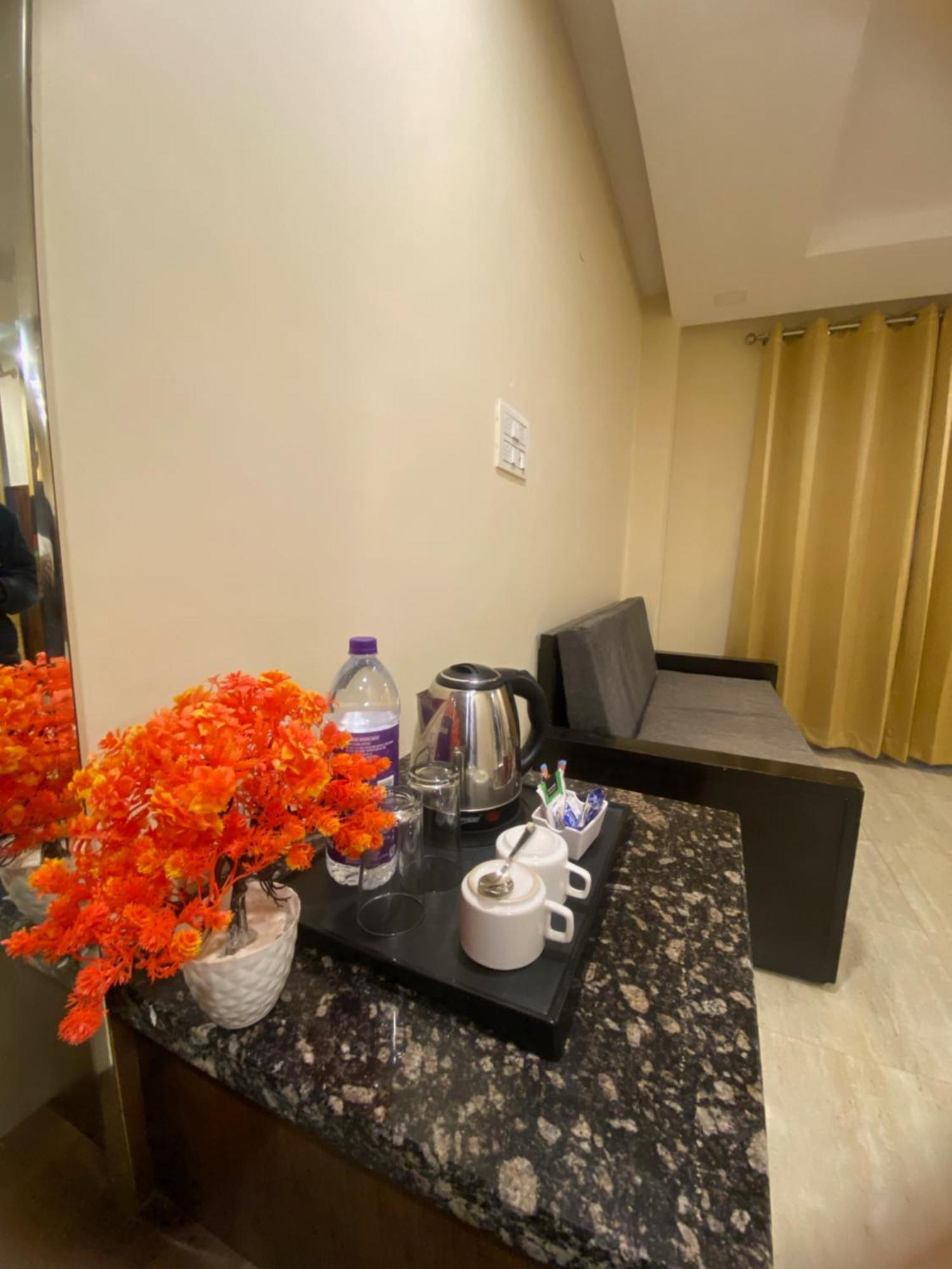 Mj Hills Rishikesh Hotel Buitenkant foto