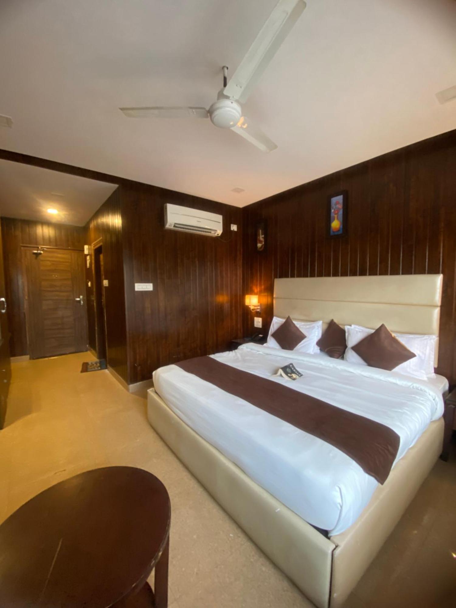Mj Hills Rishikesh Hotel Buitenkant foto