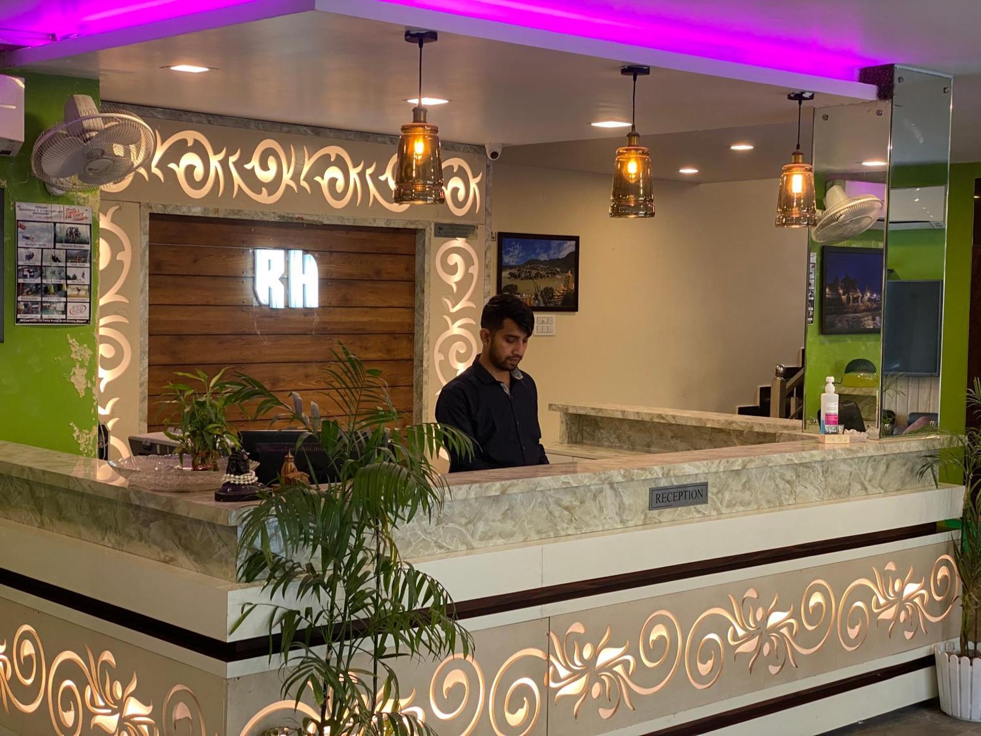 Mj Hills Rishikesh Hotel Buitenkant foto